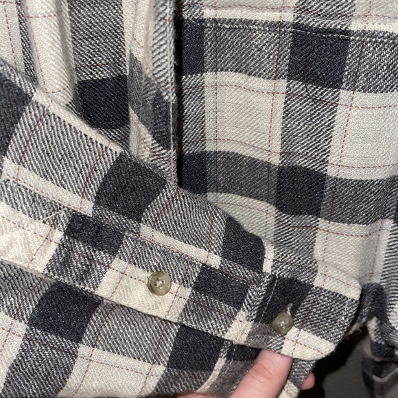 American Eagle Cropped Tan & Gray Flannel - Picture 4 of 5